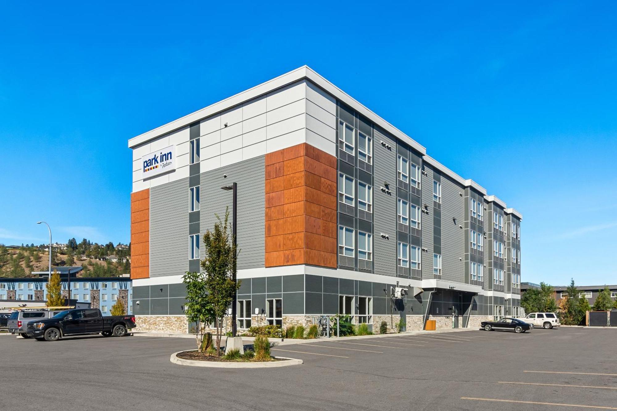 Park Inn By Radisson, Kelowna Exterior foto